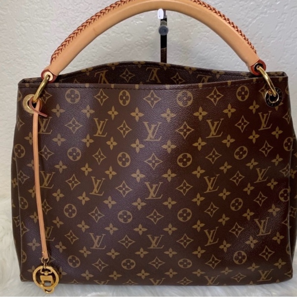 LOUIS VUITTON Artsy MM, Discontinued